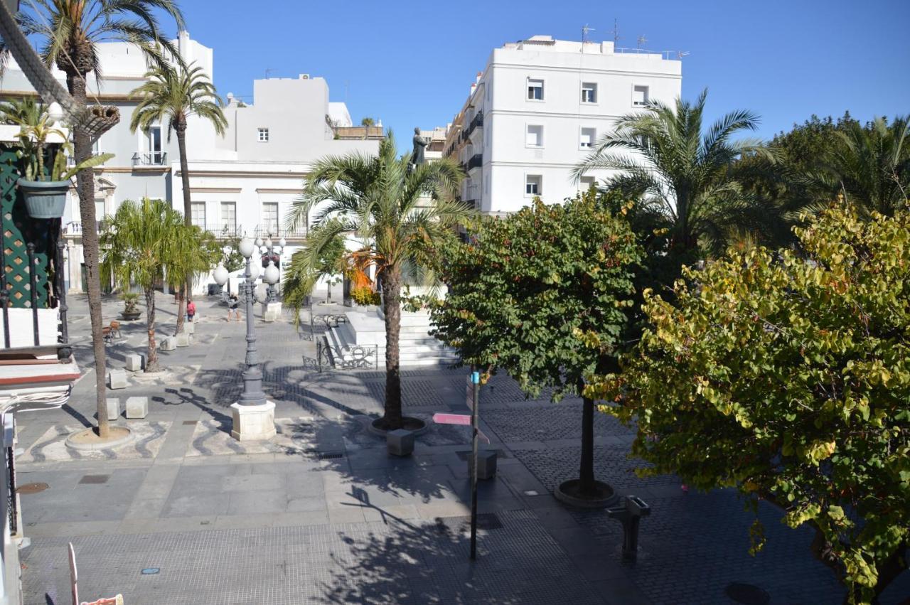 Pension Las Cuatro Naciones Cadiz Exterior photo